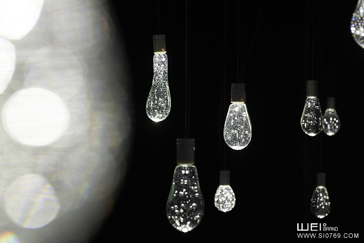 灯光与水滴结合、灯光设计、空间效果展示、视觉作品