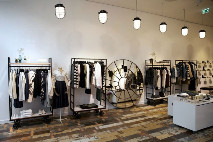 维度分享——汉堡Denham服装店室内陈列设计